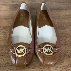 MICHAEL KORS FLATS. Chestnut color. Barely wore.